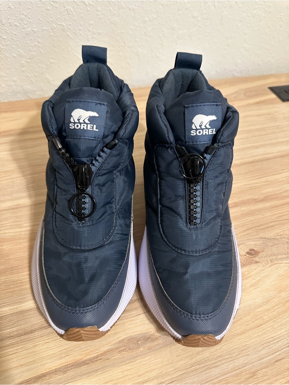 Sorel Navy and White Zip-Front Winter Boots